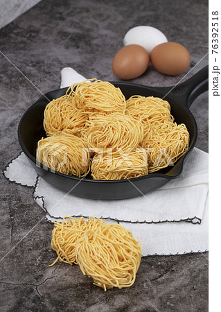 raw egg noodles - Stock Photo [76392518] - PIXTA