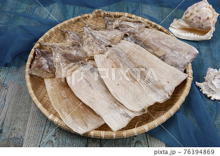 dried squid 76394869