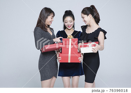 girls, ladies party concept 76396018