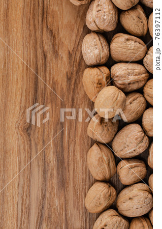 background of walnuts 76397112