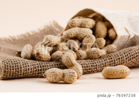 peanuts on woven cloth peanuts on woven cloth 76397238