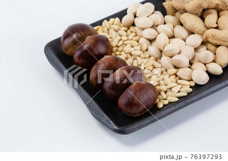 mix of pine nuts, walnuts, ginkgo nuts, chestnuts, peanuts mix of pine nuts, walnuts, ginkgo nuts, chestnuts, peanuts 76397293
