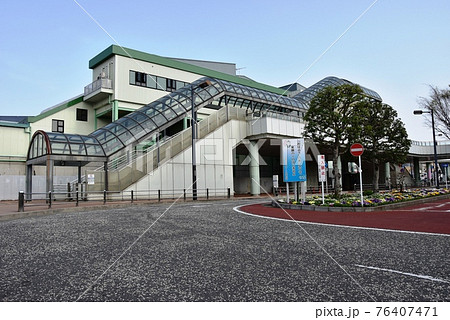 神奈川県藤沢市　小田急線六会日大前駅西口ロータリー 76407471