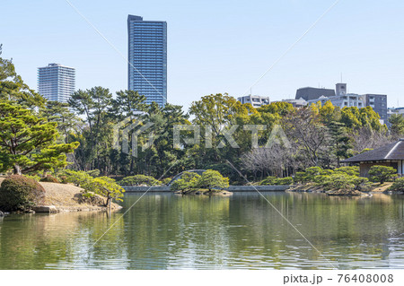 広島県広島市　晴天の縮景園 76408008