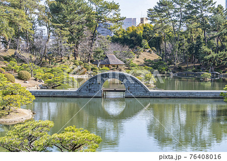 広島県広島市 縮景園のシンボル跨虹橋(ここうきょう) 広島県広島市 縮景園のシンボル跨虹橋(ここうきょう) 76408016