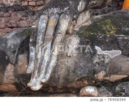 Ruins of ancient temples at Sukhothai Historical Park, Thailand 76408394