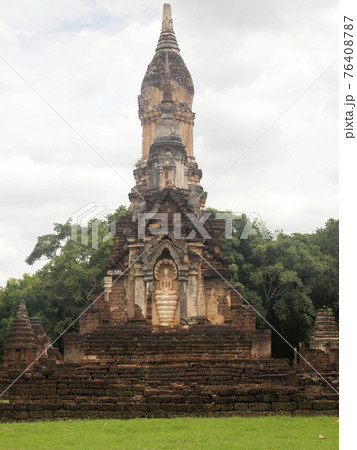Ruins of ancient temples at Sukhothai Historical Park, Thailand Ruins of ancient temples at Sukhothai Historical Park, Thailand 76408787