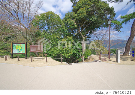 山口市内を一望できる観光スポット亀山公園 76410521