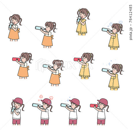 水分補給をする女の子　いろいろ 76412485