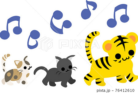 列を作って歩く可愛い虎ちゃんと可愛い猫ちゃんのイラストのイラスト素材