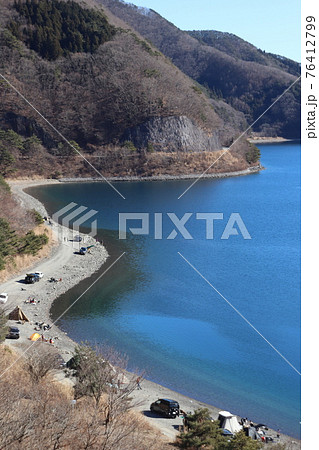 上から見下ろした本栖湖キャンプ場 76412799