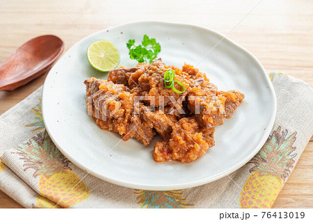 牛角切り肉のスパイシー煮込み ビーフマサラ 牛角切り肉のスパイシー煮込み ビーフマサラ 76413019