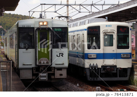越生駅に停車中の八高線・東武越生線 76413871
