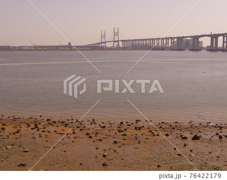 夕暮れ 夕焼け 海 76422179