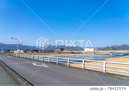 神奈川 足柄平野 酒匂川周辺の都市風景 76422574