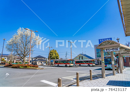 神奈川 南足柄市 大雄山駅周辺の都市風景 76423137