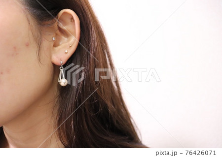パールピアス 76426071