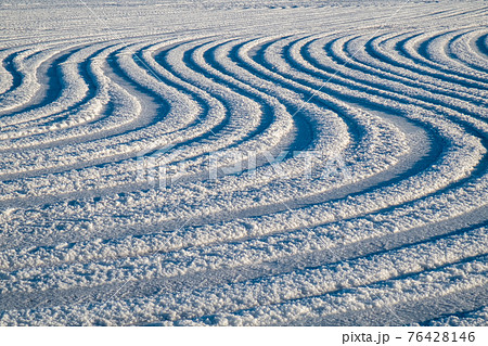南米ボリビアのウユニ塩湖の風景 76428146