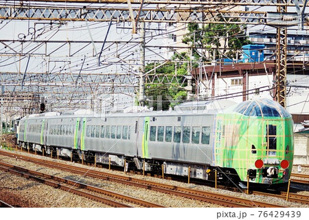 鶴見付近をゆく789系の甲種輸送列車 鶴見付近をゆく789系の甲種輸送列車 76429439