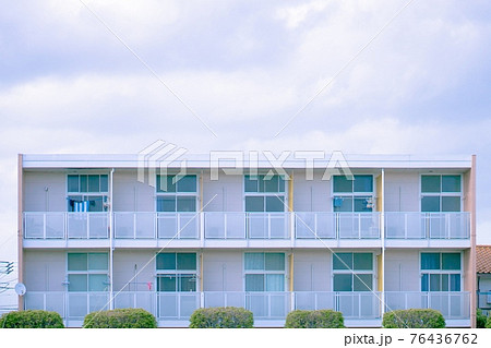 アパートのベランダ 76436762