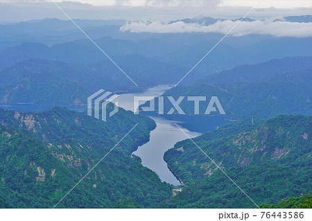 浅草岳登山道からの田子倉湖 浅草岳登山道からの田子倉湖 76443586