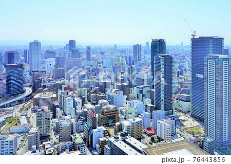 大阪駅前周辺の眺め（梅田スカイビルより） 76443856