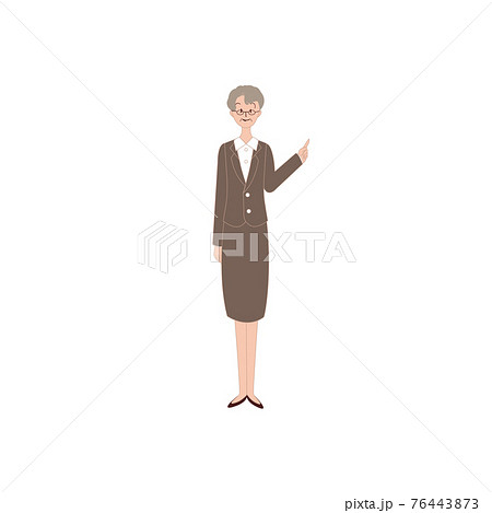 スーツを着たシニア女性　指をさす 76443873