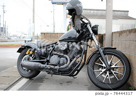 オートバイ　バイク　バイクイメージ 76444317