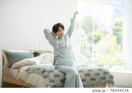 睡眠イメージ 76444378
