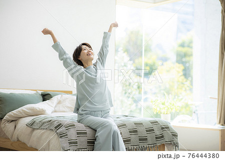 睡眠イメージ 76444380