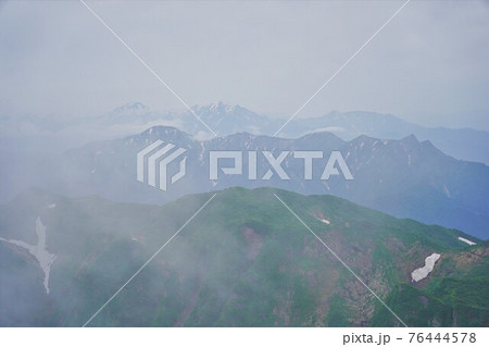 浅草岳からの毛猛山と越後三山 浅草岳からの毛猛山と越後三山 76444578