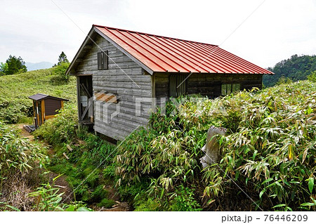 南木曾岳の避難小屋 南木曾岳の避難小屋 76446209