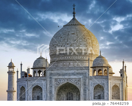 Picture of Crown of the Palaces - Taj Mahal with flying ravens in Agra, Uttar Pradesh, India Picture of Crown of the Palaces - Taj Mahal with flying ravens in Agra, Uttar Pradesh, India 76448259