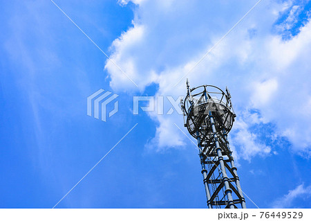 携帯電話基地局と青空 携帯電話基地局と青空 76449529