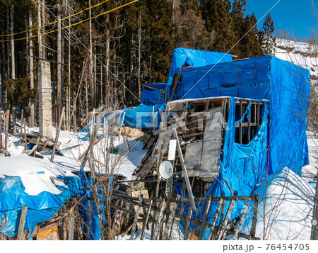 建設中のスキー場ペンション 76454705