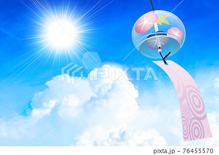 江戸風鈴　夏空イメージ素材 76455570