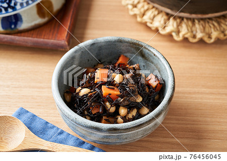 ひじきと大豆の煮物 ひじきと大豆の煮物 76456045