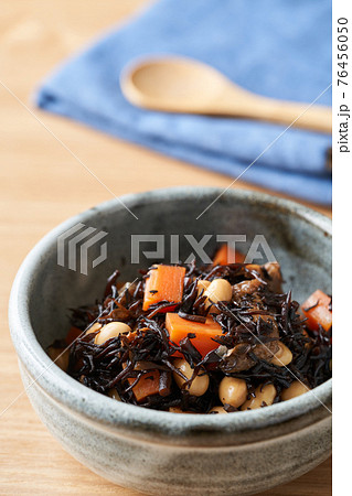 ひじきと大豆の煮物 ひじきと大豆の煮物 76456050