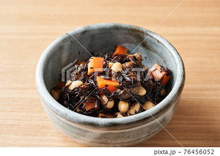 ひじきと大豆の煮物 ひじきと大豆の煮物 76456052