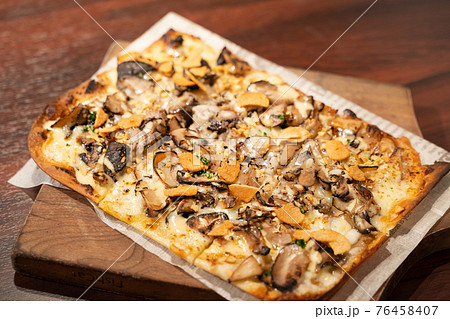 ピザ 料理写真 ピザ 料理写真 76458407