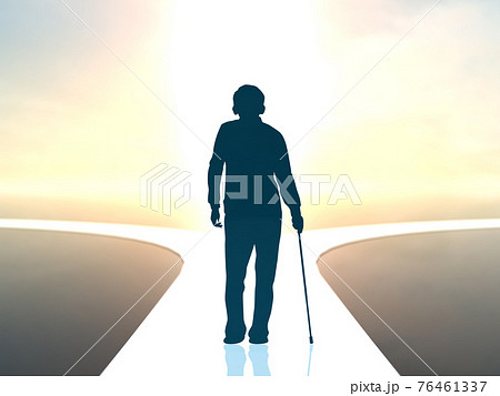 高齢男性の未来　シルエット全身　分かれ道　CGイラスト横 76461337