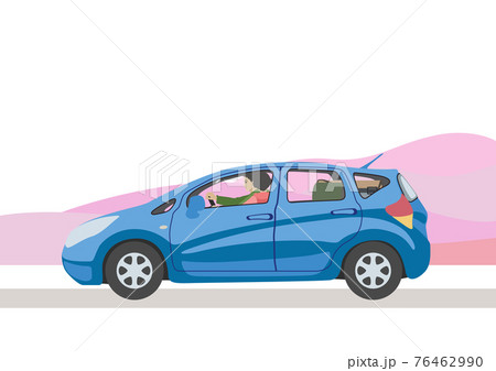 自動車に乗った男性と女性 76462990