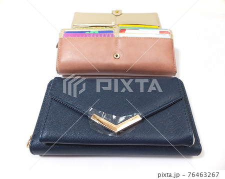 古いお財布と新しいお財布 古いお財布と新しいお財布 76463267