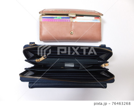 古いお財布と新しいお財布 76463268
