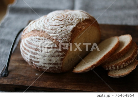 カンパーニュ 76464954