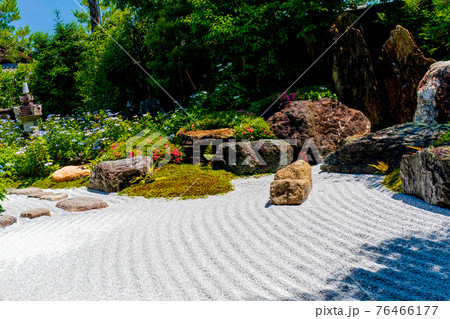 京都市東山区建仁寺塔頭寺院・霊源院甘露庭を撮影 京都市東山区建仁寺塔頭寺院・霊源院甘露庭を撮影 76466177