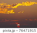 夕日 日没 夕焼け 76471915