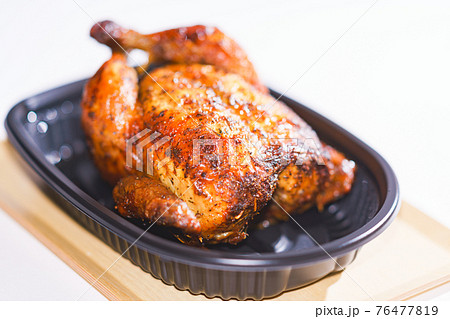 ローストチキン　丸焼き　テイクアウト　【ウィズコロナのニューノーマル】 76477819