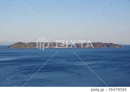 兵庫県淡路島 南淡路水仙ラインから沼島を望む 兵庫県淡路島 南淡路水仙ラインから沼島を望む 76479585