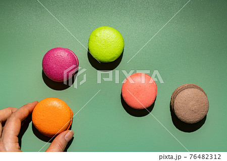 Cookie macaron or macaroon Cookie macaron or macaroon 76482312